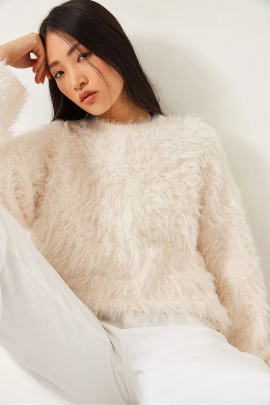 Oversized Textured Knit Sweater with Plush Detail - Bianco Lucci