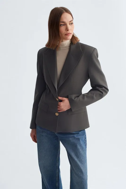 Fitted Crepe Blazer With Shawl Collar - Dilvin