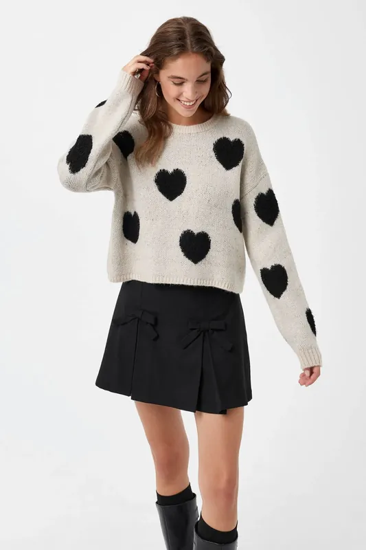 Heart Patterned Crew Neck Sweater - Hiccup