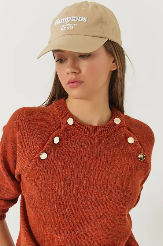 Textured Knitwear Crew Neck Sweater with Buttons - Bianco Lucci