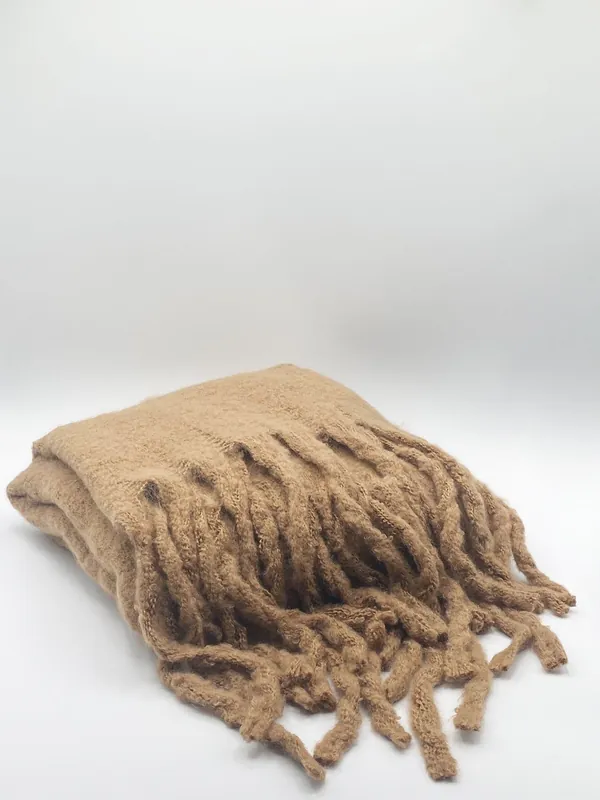 Knitted Scarf With Tassels in Beige - SVNX