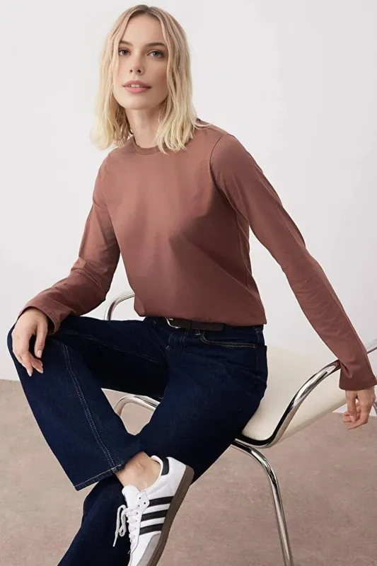 Basic Long Sleeve Crew Neck T-Shirt