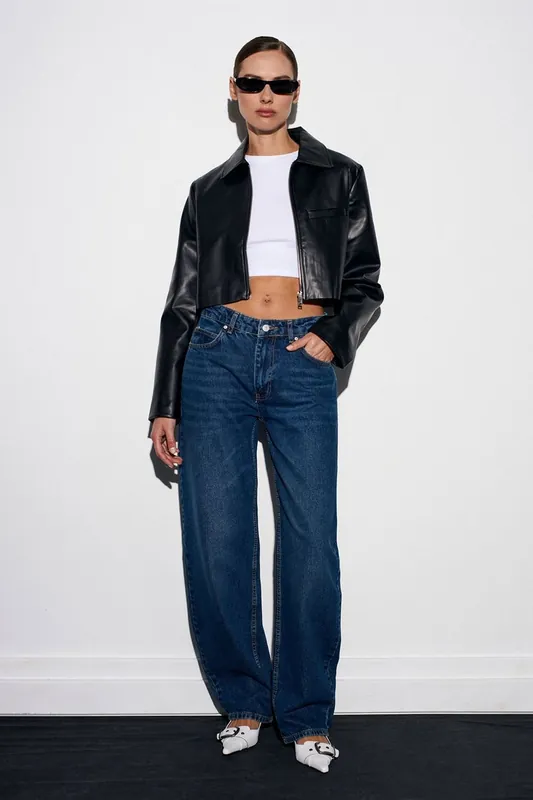 Women’s Low-Waist Wide-Leg Jeans