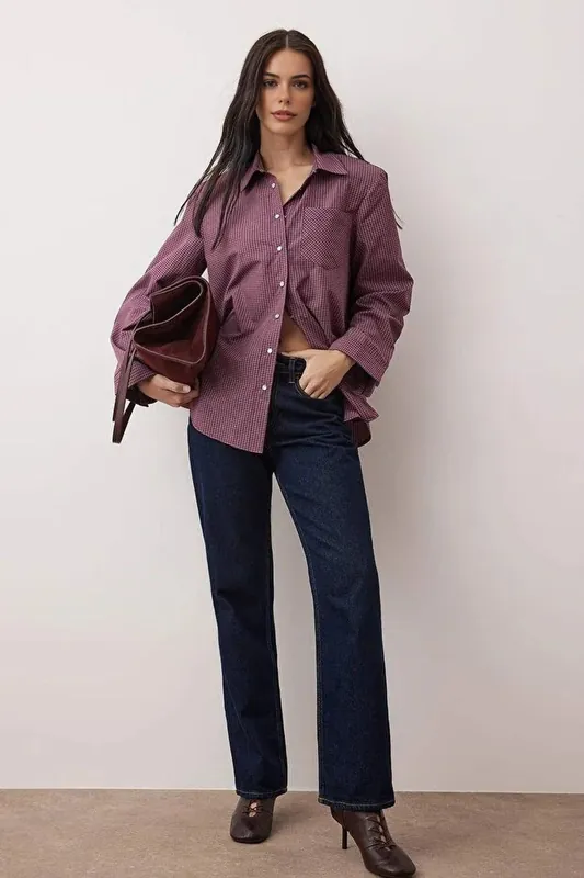 Women’s Oversized Checked Button-Up Shirt with Wide Cuffs