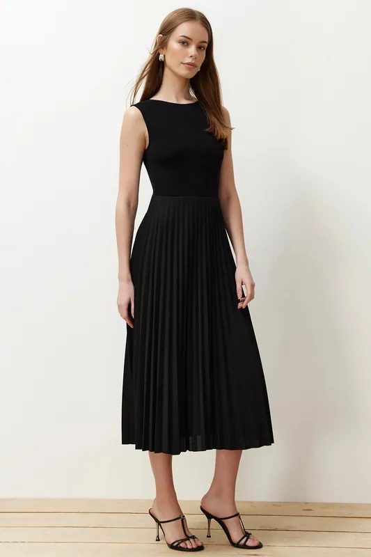 Pleated Lined Sleeveless Stretch Knit Midi Dress - WOVCOR