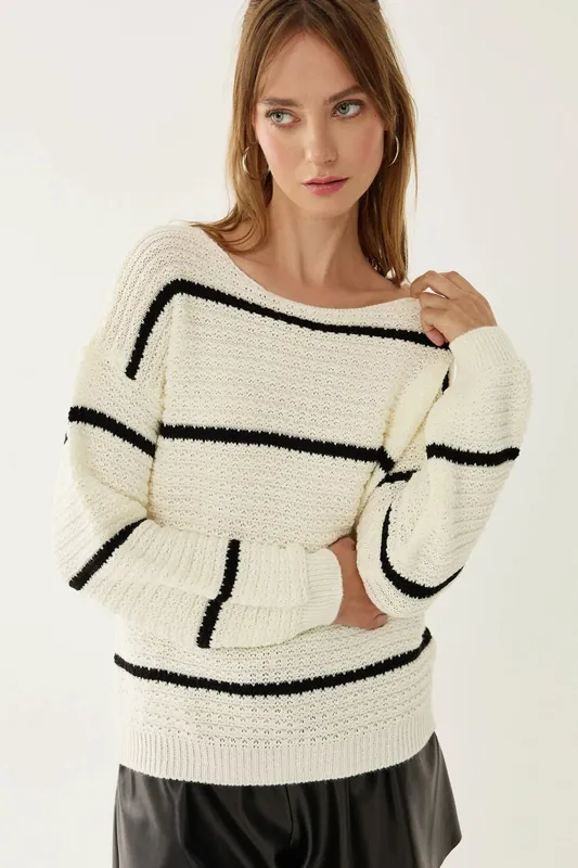 Loose Fit Striped Knit Sweater - Hiccup