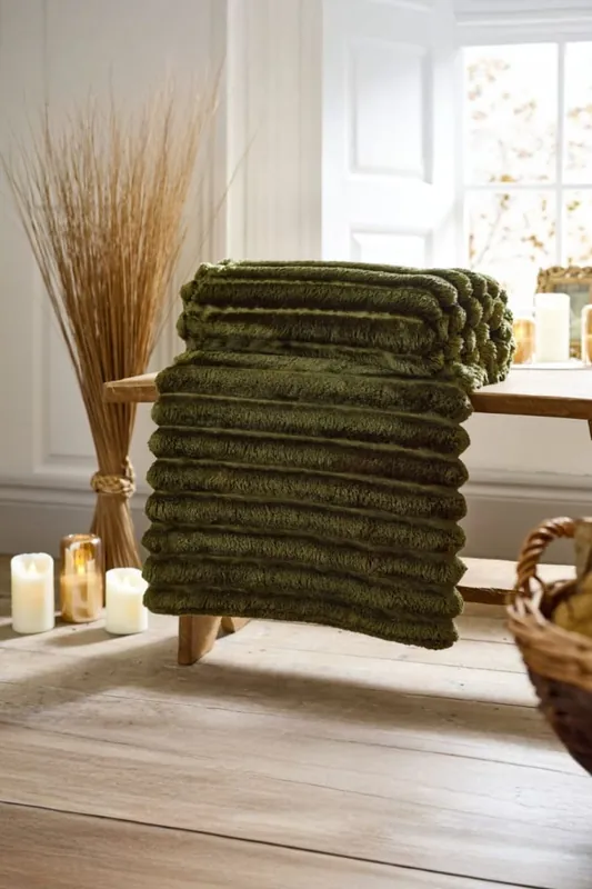 Alnwick Supersoft Plush Cosy Autumn Ribbed Throw - 140x180cm