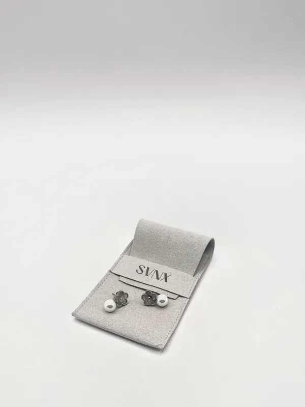 Floral Pearl Stud Earrings in Silver - SVNX