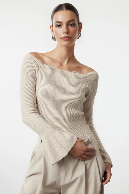 Carmen Collar Knit Sweater - WOVCOR