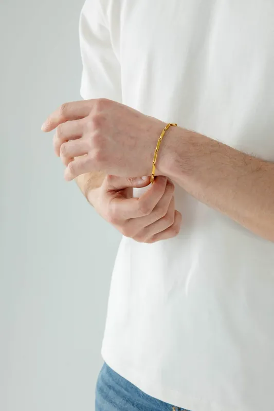 Minimalistic Bracelet in Gold - SVNX