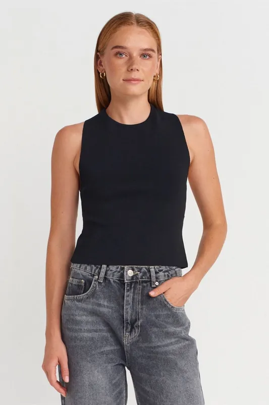 Sleeveless Cut-Out Knit Blouse