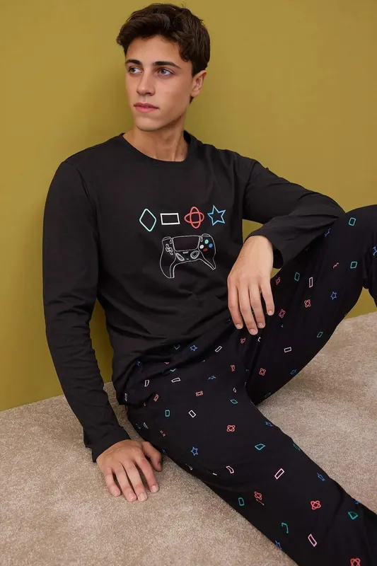 2 Piece Game Print Cotton Knit Regular Fit Pyjama Set - WOVCOR