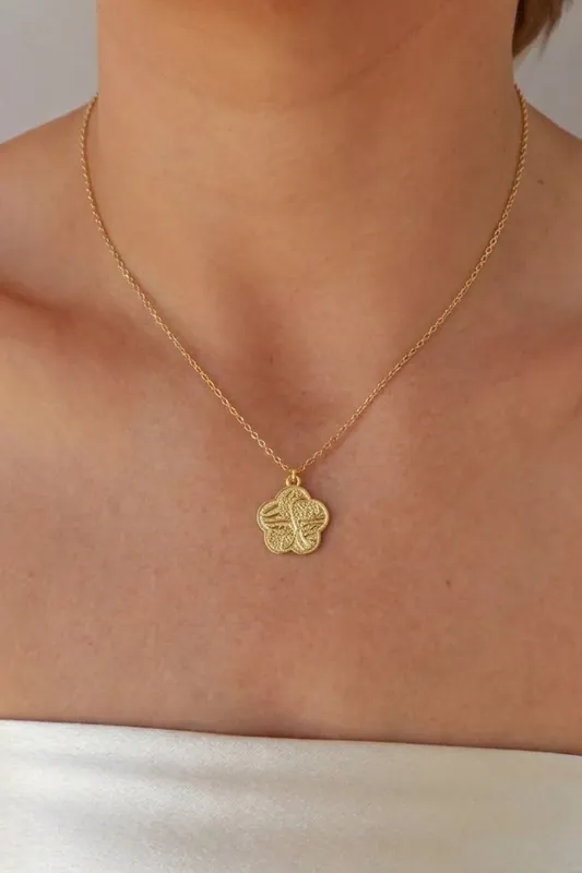 Gold Plated Flower Pendant Necklace - Serla