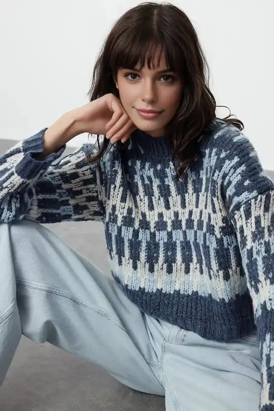 Cropped Crew Neck Oversized Knit Jumper - WOVCOR