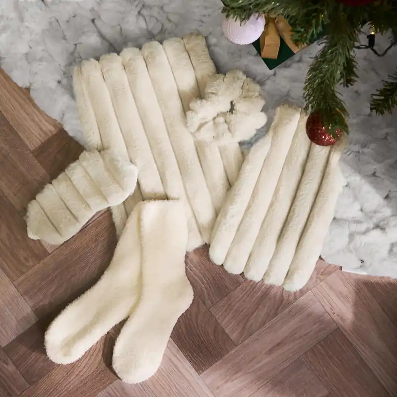 Ribbed Faux Fur Hot Water Bottle Gift Set - OHS
