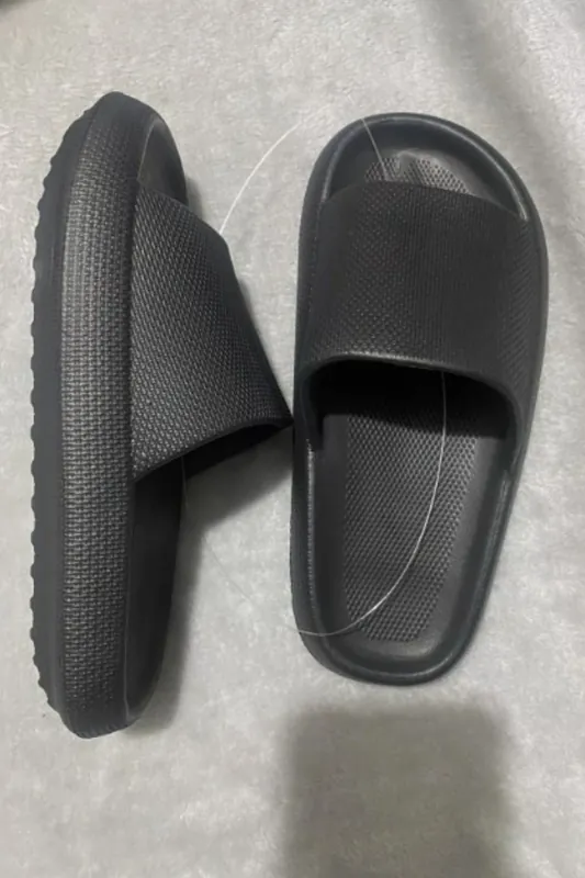 Black Chunky Comfort Foam Sliders - Femme Luxe