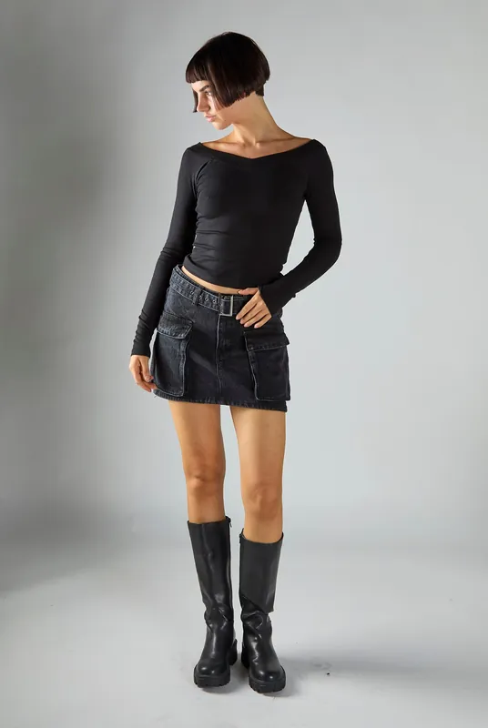 Black V-Neck Long Sleeve Top