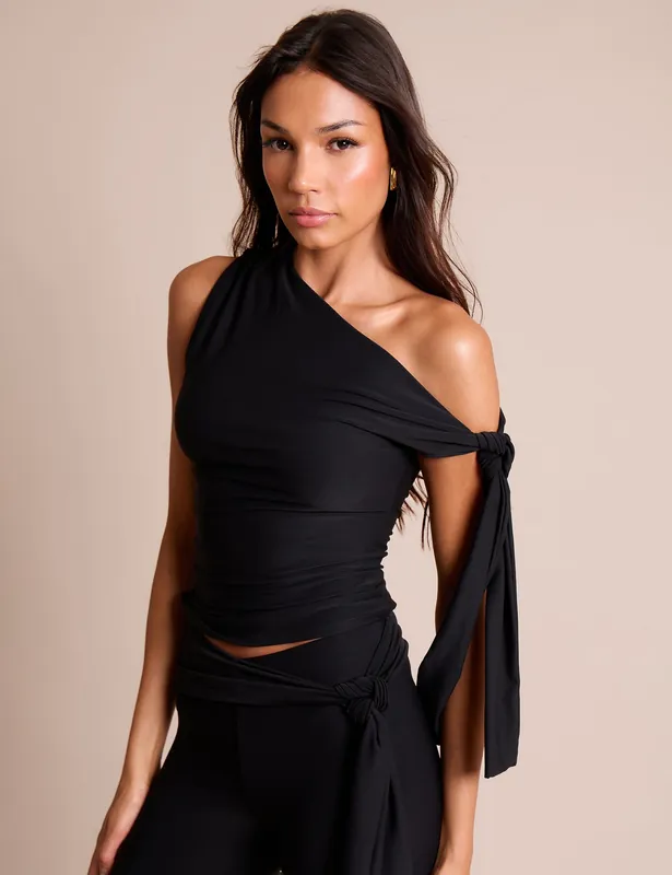Knot Detail Asymmetric One Shoulder Luxe Slinky Top Black - Public Desire