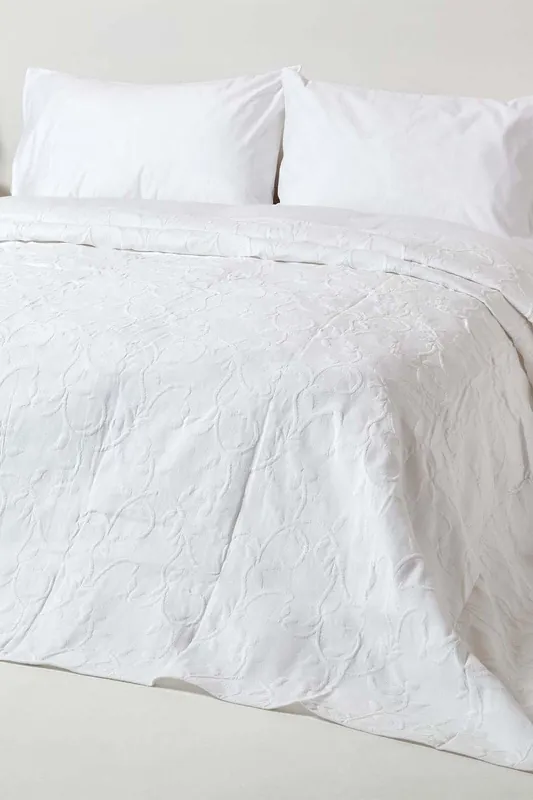 Cotton Rich Floral Pattern Bedspread - Homescapes