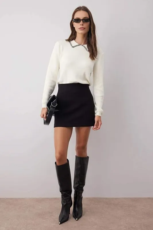 Cotton Knit Crew Neck Sweater with Contrast Stitch Collar - WOVCOR