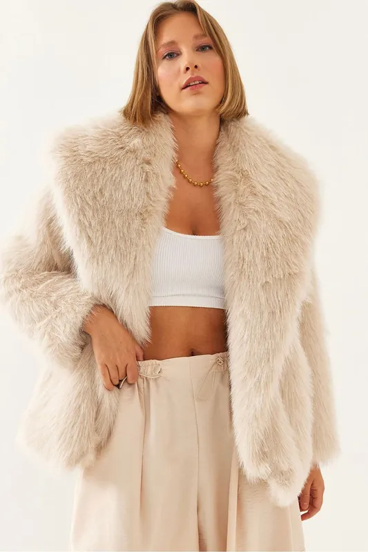Oversize Faux Fur Coat - Bianco Lucci