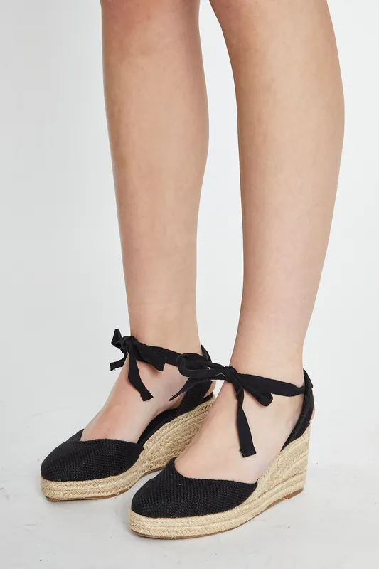 Closed-Toe Rattan Wedges