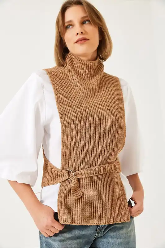 Textured Ribbed Turtleneck Top with Bow - Bianco Lucci