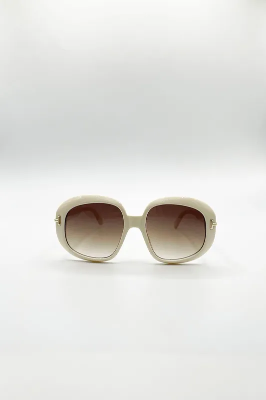 Bold Round Oversized Sunglasses In Cream - SVNX