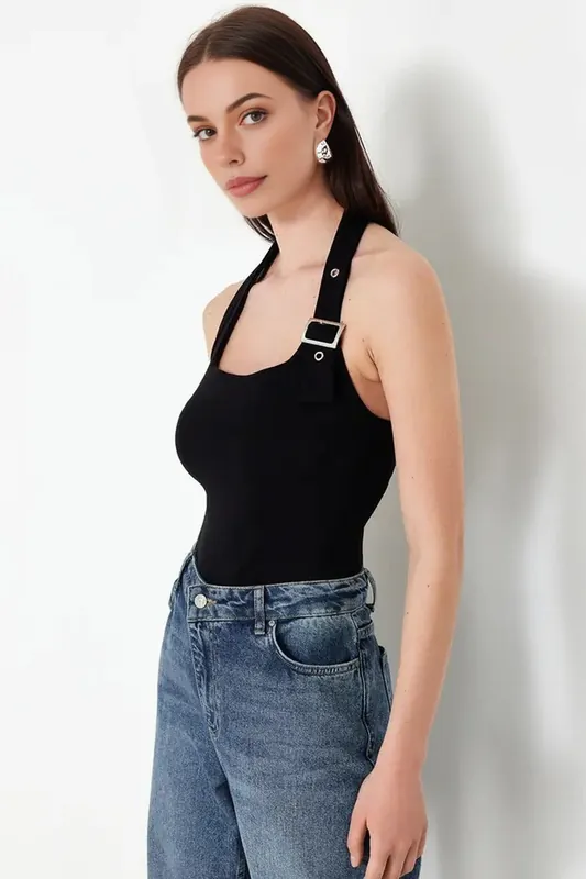 Halter Neck Belt Detail Fitted Knitted Blouse with Buckle Accent - WOVCOR