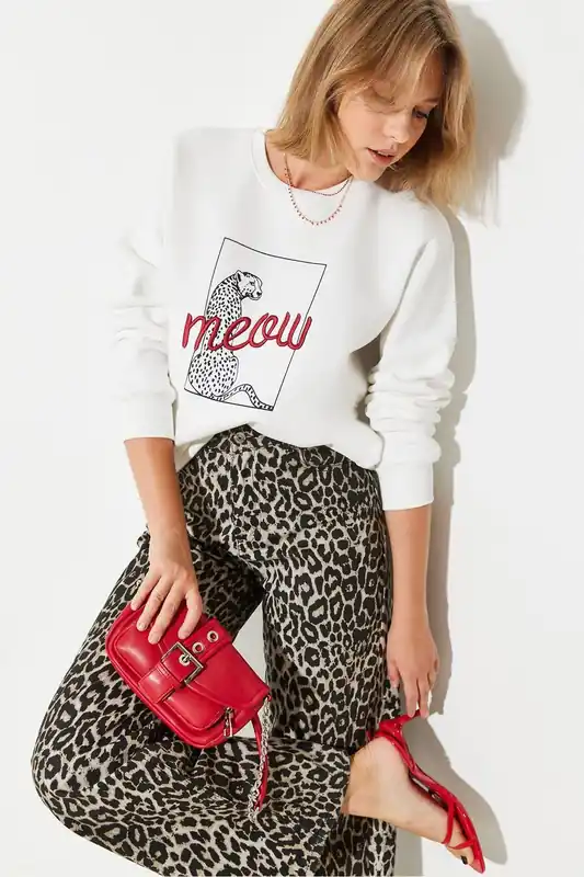 Leopard Print Embroidered Crew Neck Sweatshirt - Bianco Lucci