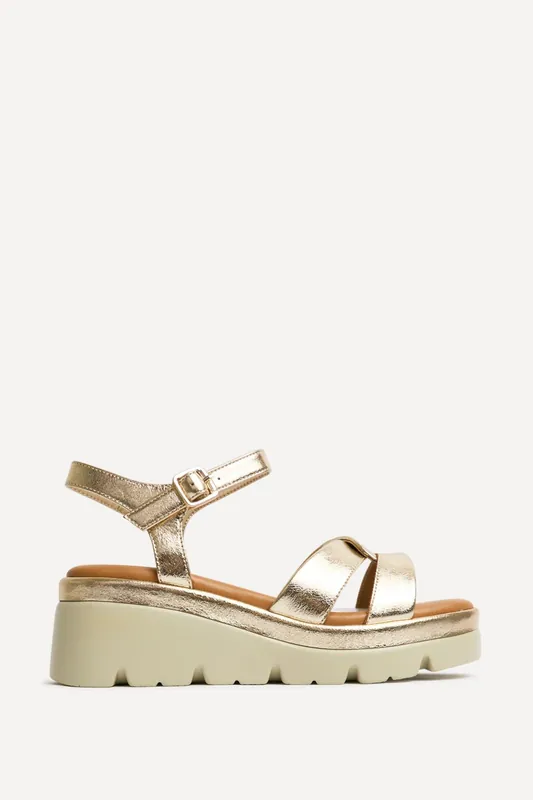 Fate Gold Flatform Sandals - Linzi