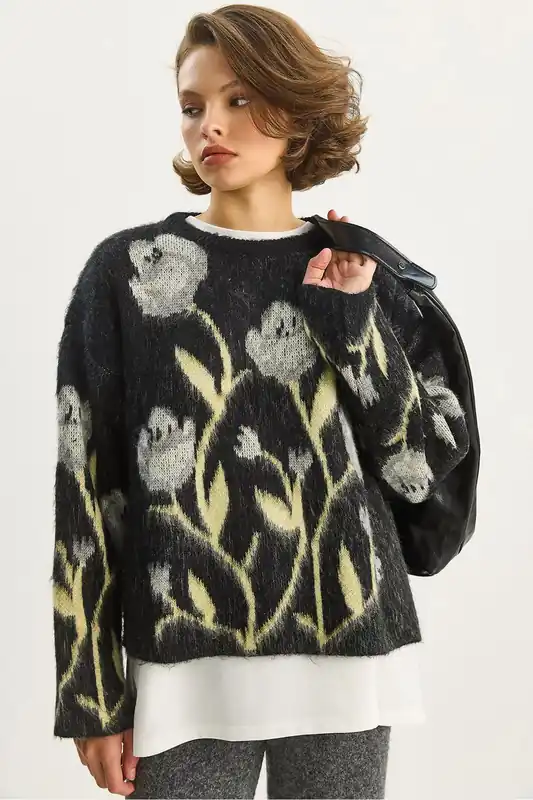 Crew Neck Flowering Sweater - Bianco Lucci