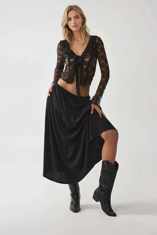 Fitted Long Sleeve V-Neck Lace Blouse