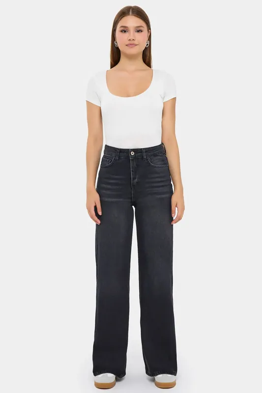 High-Waist Wide-Leg Jeans