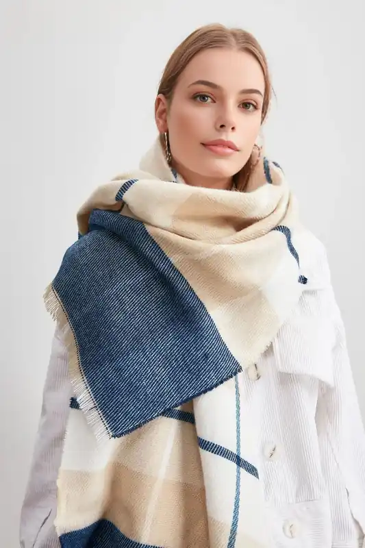 Soft Woven Check Pattern Scarf - WOVCOR