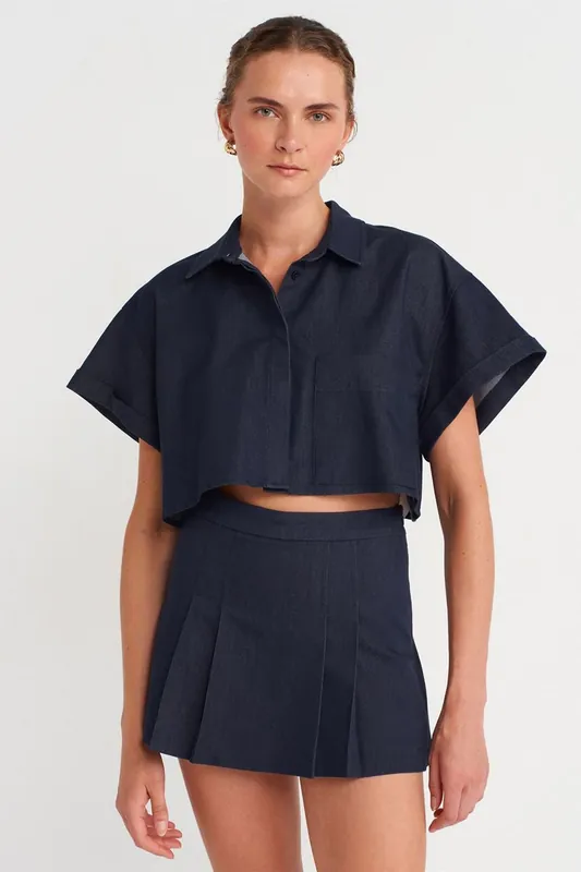 Women's Cropped Textured Button Shirt - Dilvin