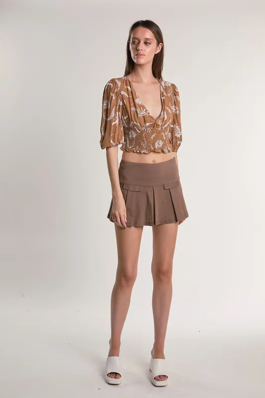 Puff-Sleeve V-Neck Crop-Top in Brown Paisley