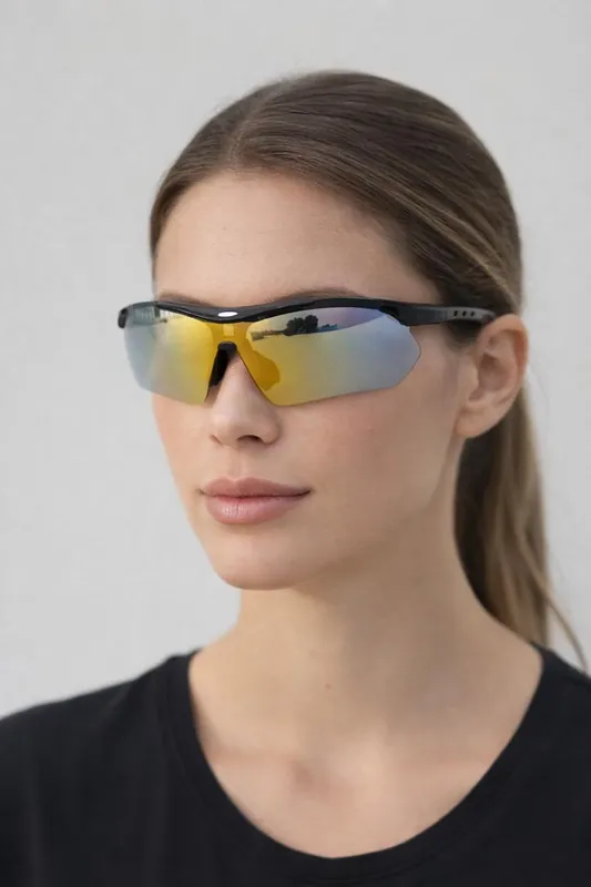 Outdoor Sports Racer Sunglasses In Muted Multi With Case - SVNX