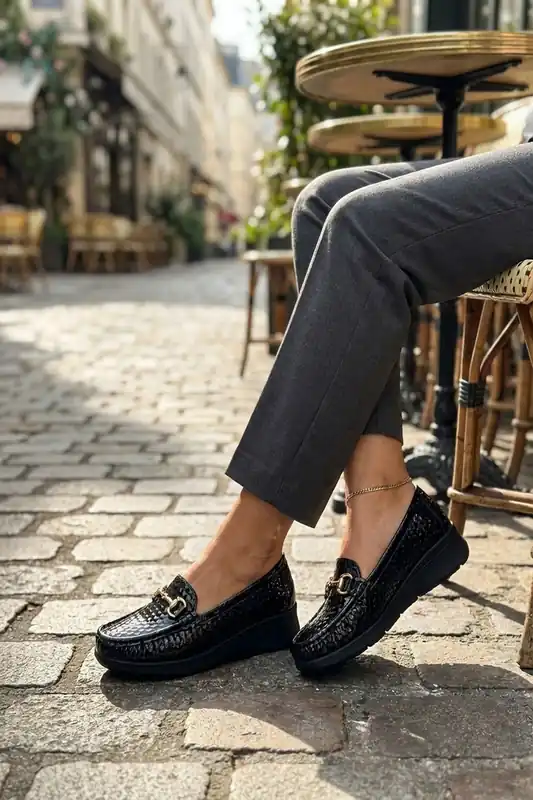 Womens Patent Horsebit Platform Loafers - IKRUSH