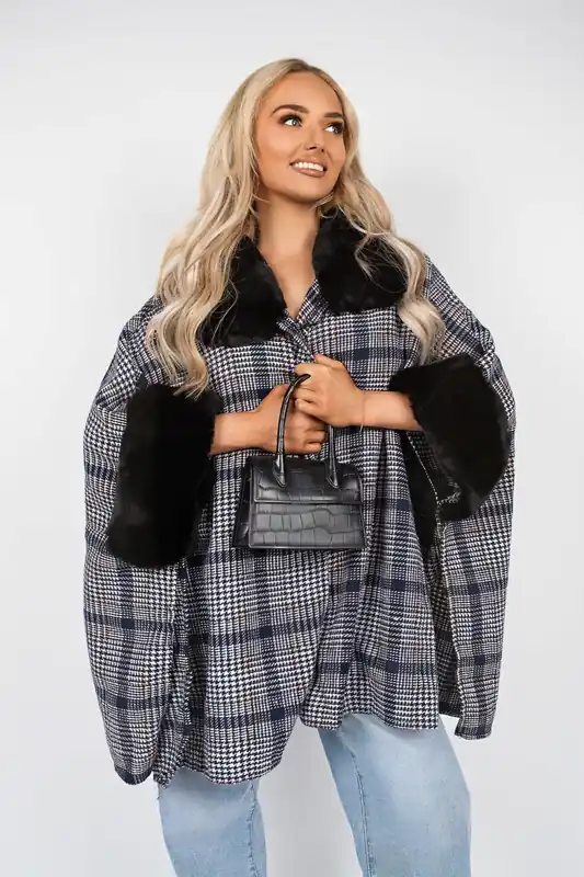 Nerina Check Oversized Jacket With Faux Fur Trim - IKRUSH