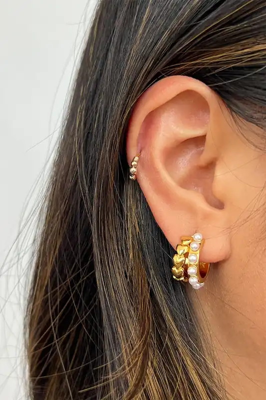 Heart Pearl Huggie Earrings - SVNX