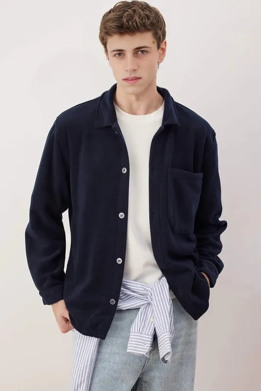 Men’s Polar Fleece Regular Fit Button-Up Shirt with Chest Pocket