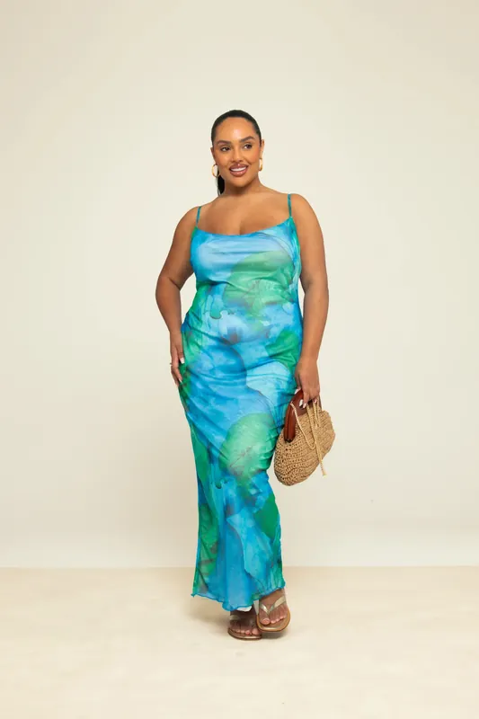 Curve Strappy Abstract Print Maxi Dress - FASHION-SZN