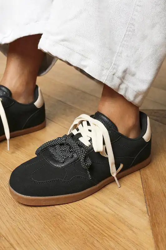 Avenza' Contrast Stripes Detailed Low Trainers - Where's That From