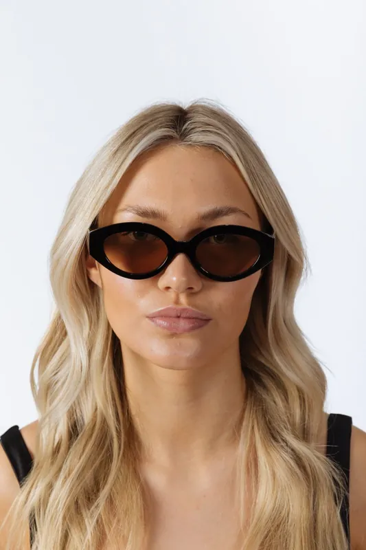 Retro Small Oval Sunglasses Black Brown - SVNX