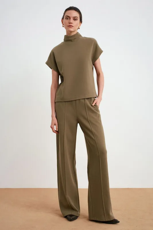 Ribbed Half-turtleneck Knit Blouse