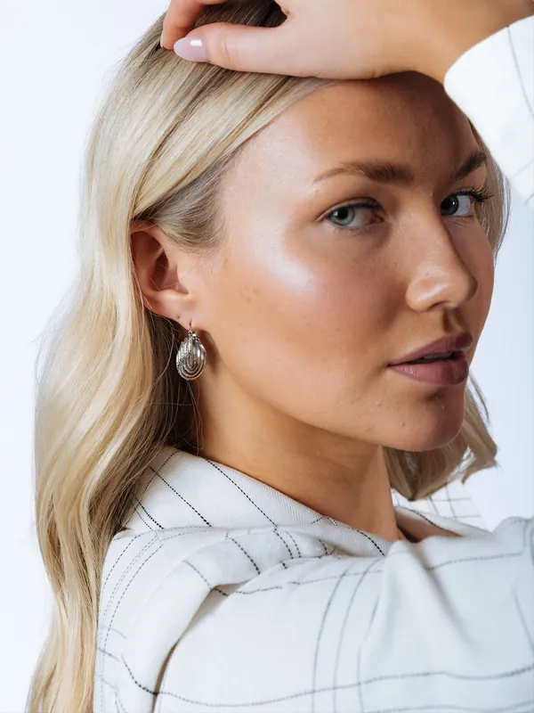 Ribbed Hoops in Silver - SVNX