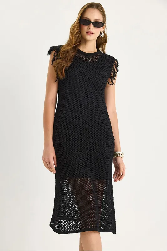 Textured Midi Dress with Ruffle Detail - Bianco Lucci