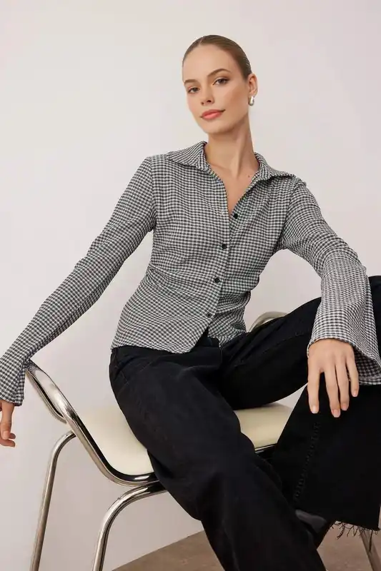 Fitted Check Knit Shirt Collar Long Sleeve Blouse - WOVCOR