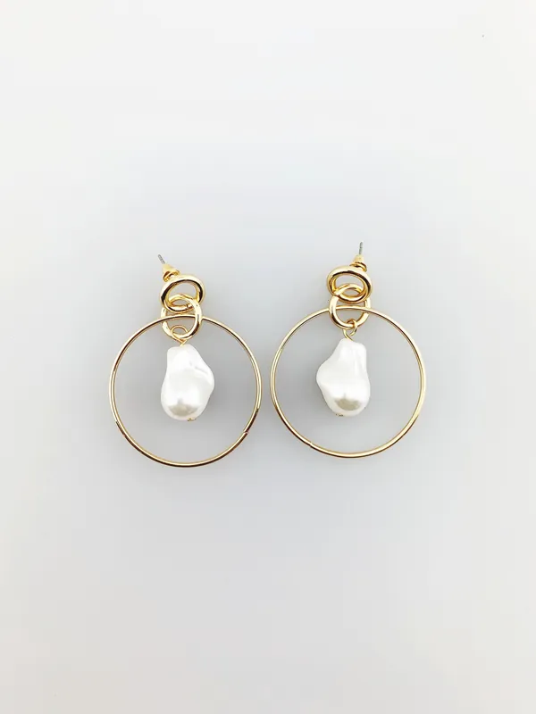 Hoop Earring with Pearl Drop - SVNX